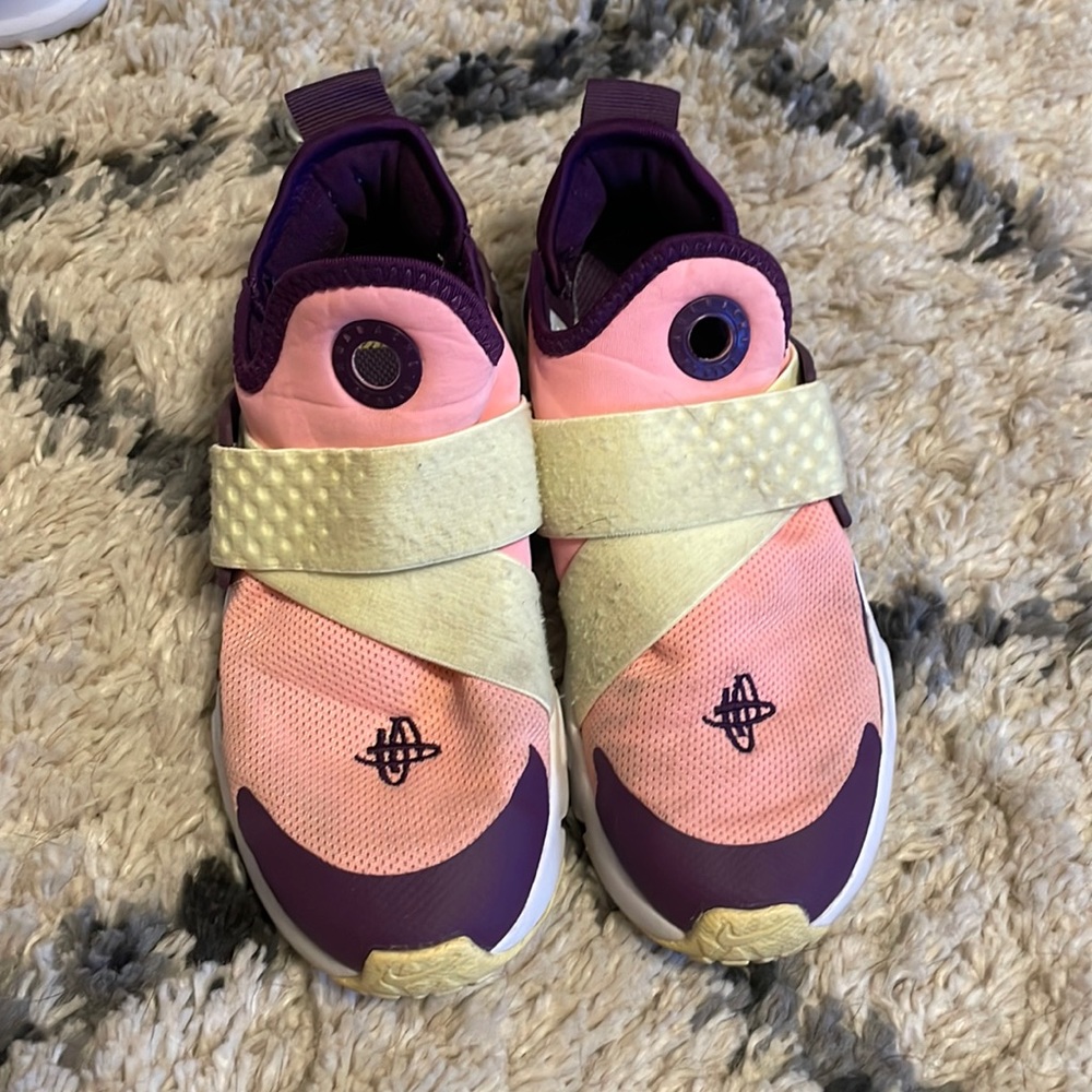 Nike slide on shoes.